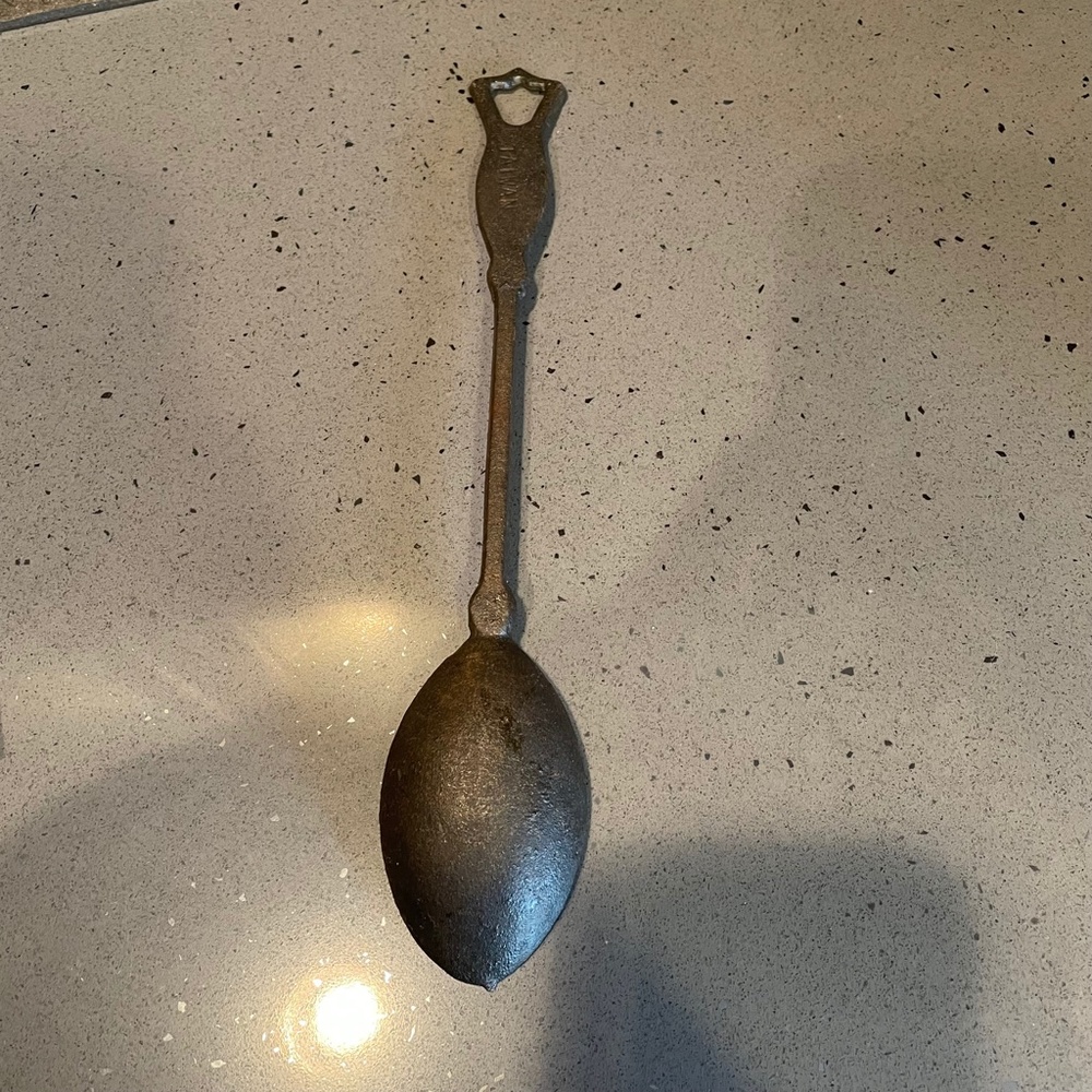Vintage hanging utensil wall decoration - Picture 3 of 9